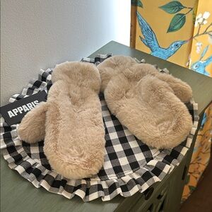 Apparis Tan Faux Fur Slippers
